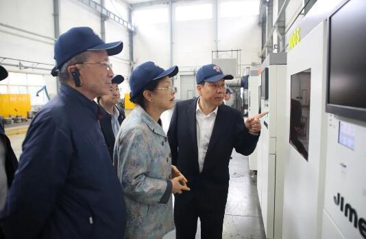 西安泵閥總廠“CPF2型聚酯熔體連續(xù)聚合物過濾器系統(tǒng)”順利通過新產品鑒定
